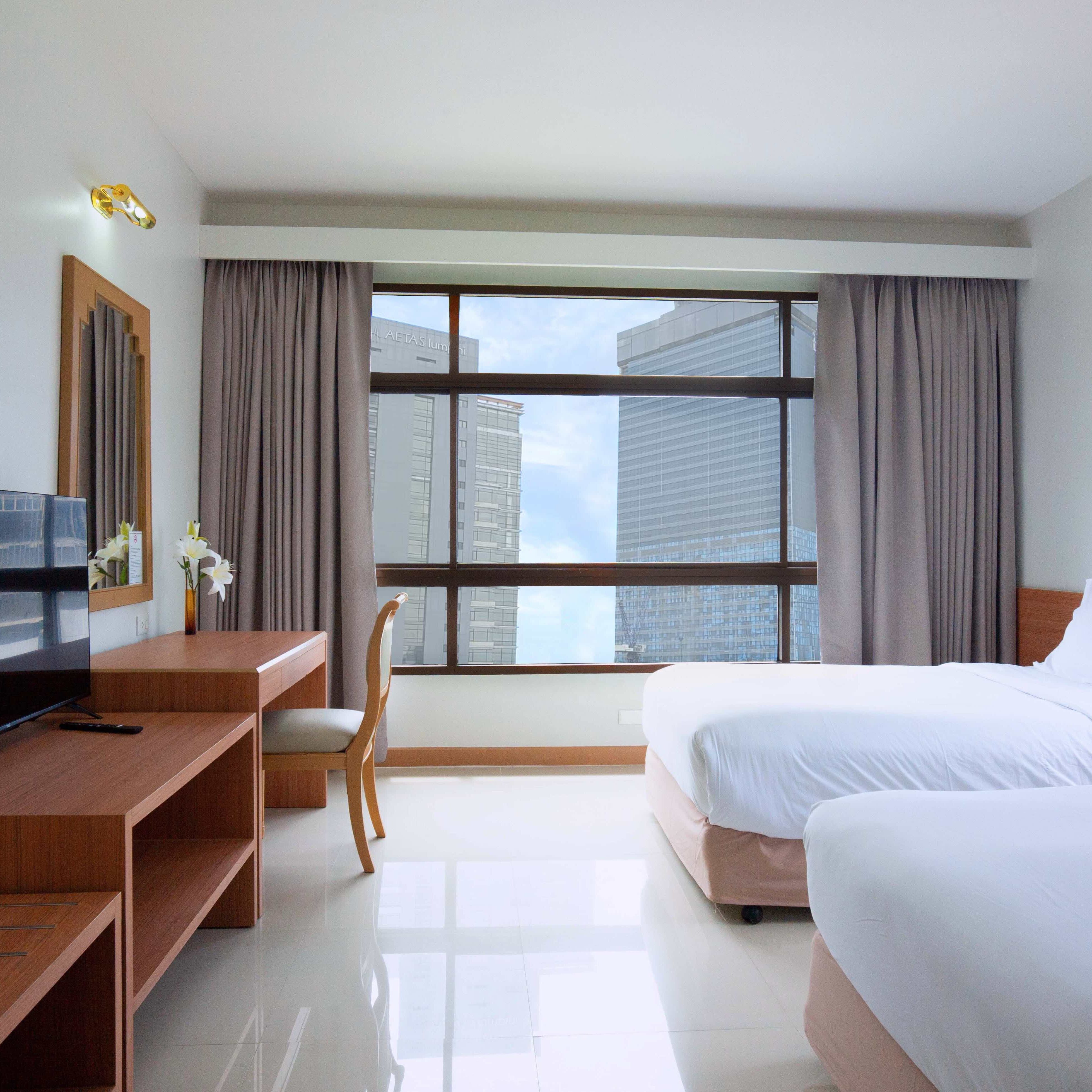 Pinnacle Lumpinee Deluxe Room